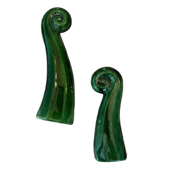 Nurez Art | Green Ceramic 2 Piece Wall Hanging Ferns - Picture 1 of 8